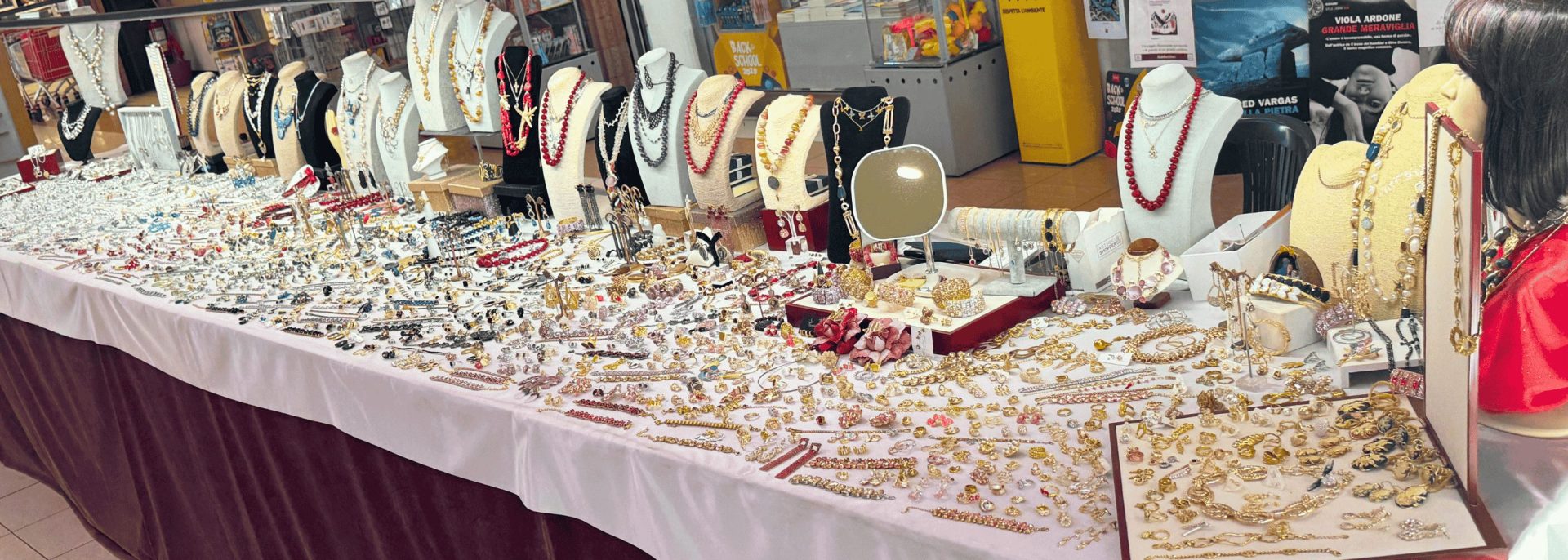 Entrata stand Angeli di Cristallo